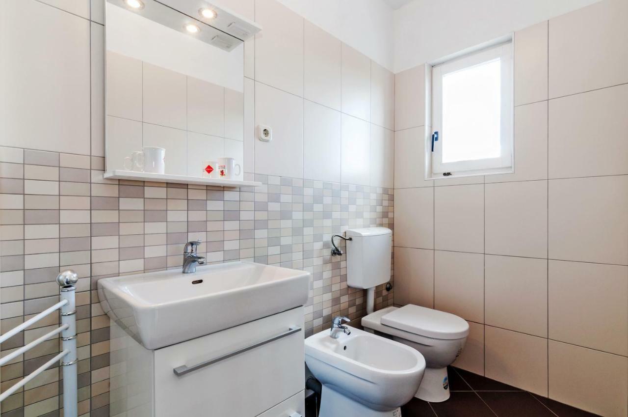 Apartmani Labud Sukosan Luaran gambar