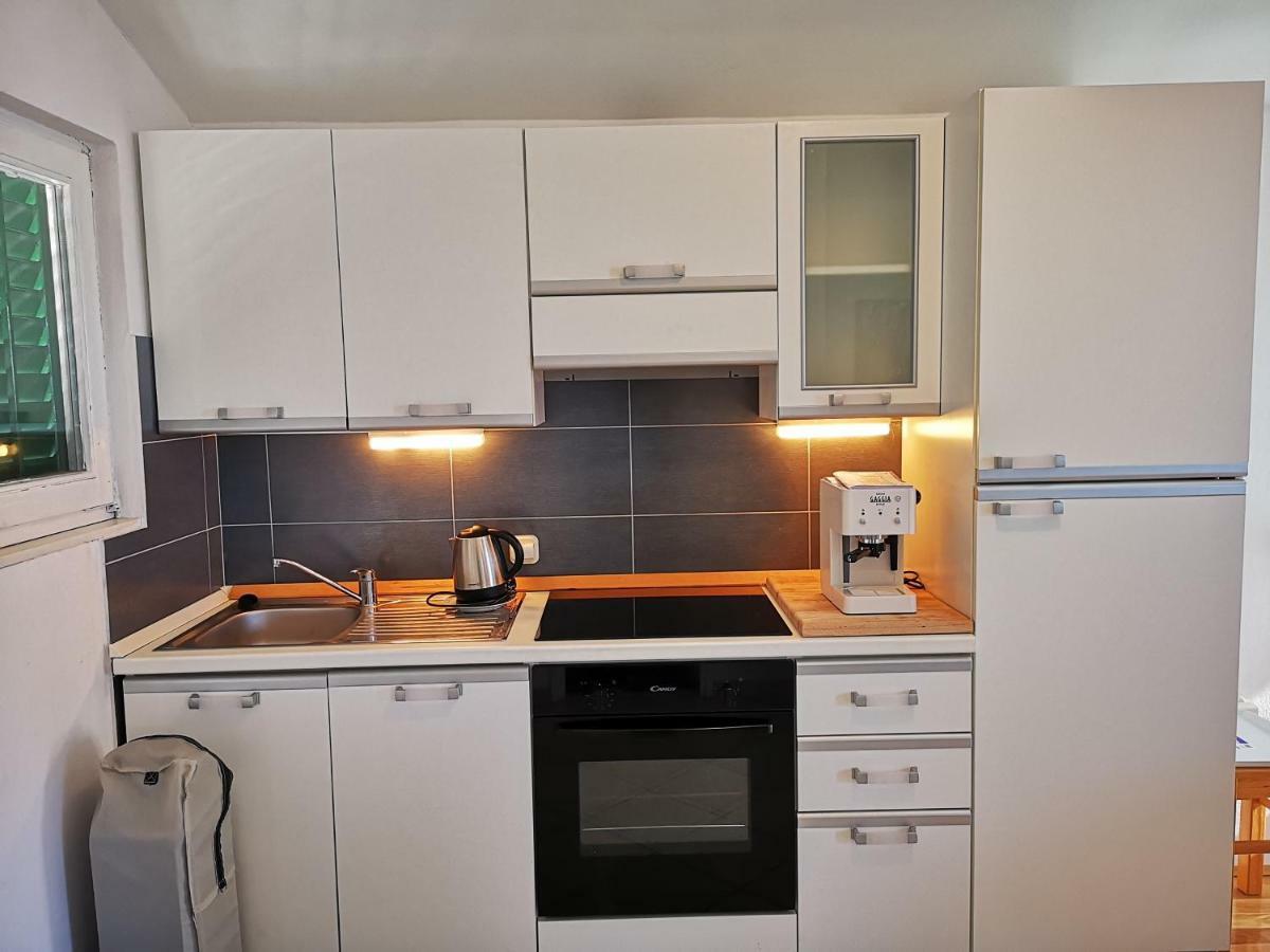 Apartmani Labud Sukosan Luaran gambar