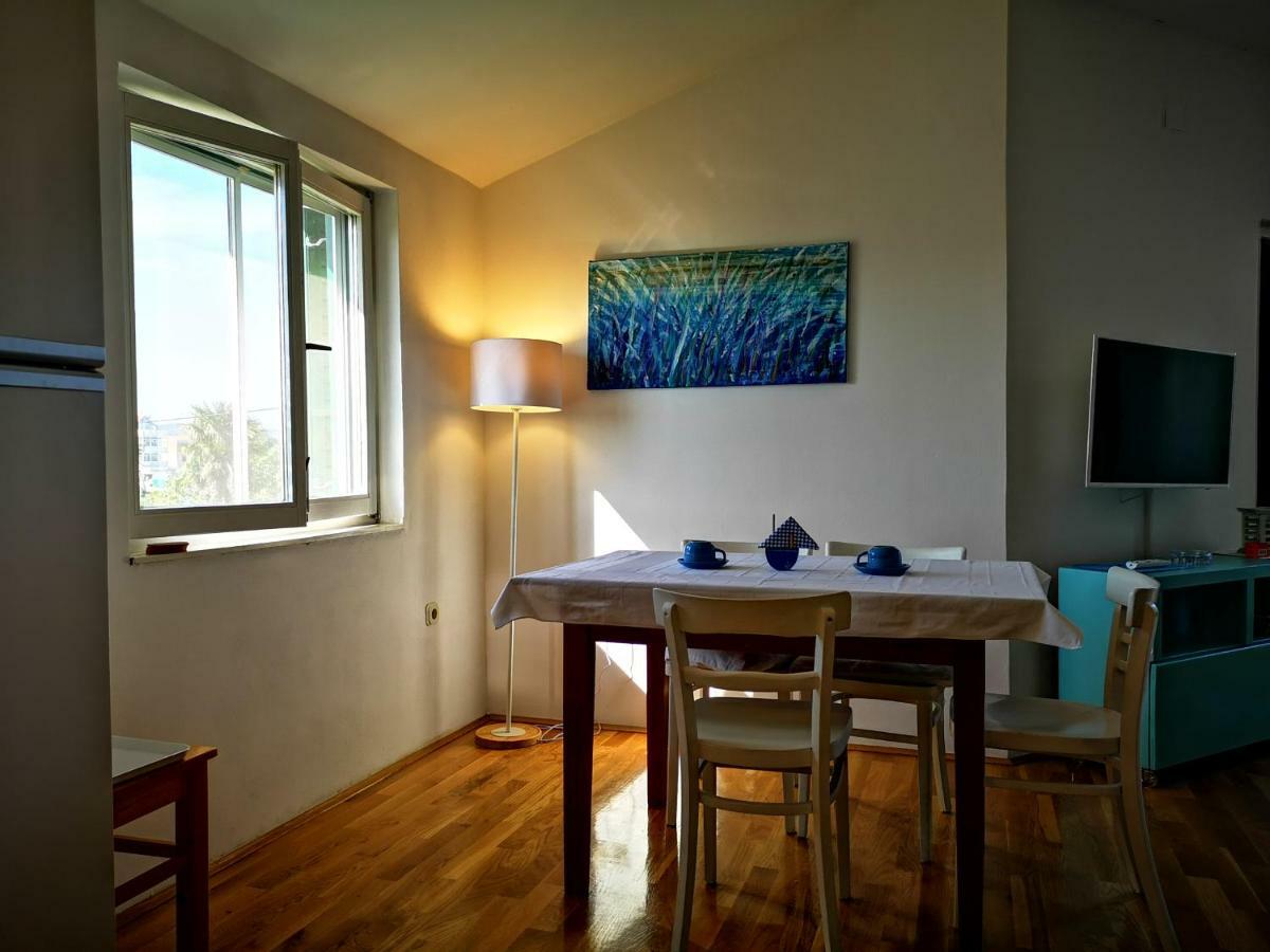 Apartmani Labud Sukosan Luaran gambar