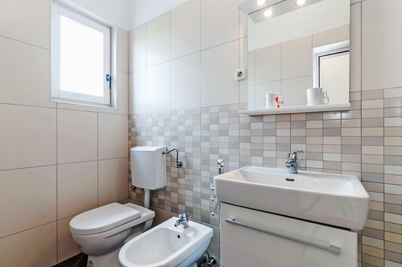 Apartmani Labud Sukosan Luaran gambar