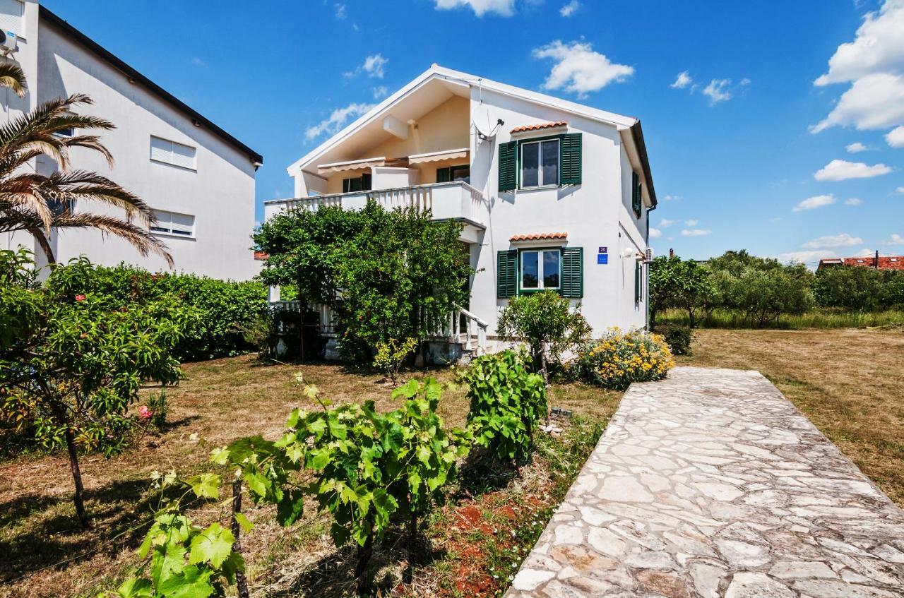 Apartmani Labud Sukosan Luaran gambar