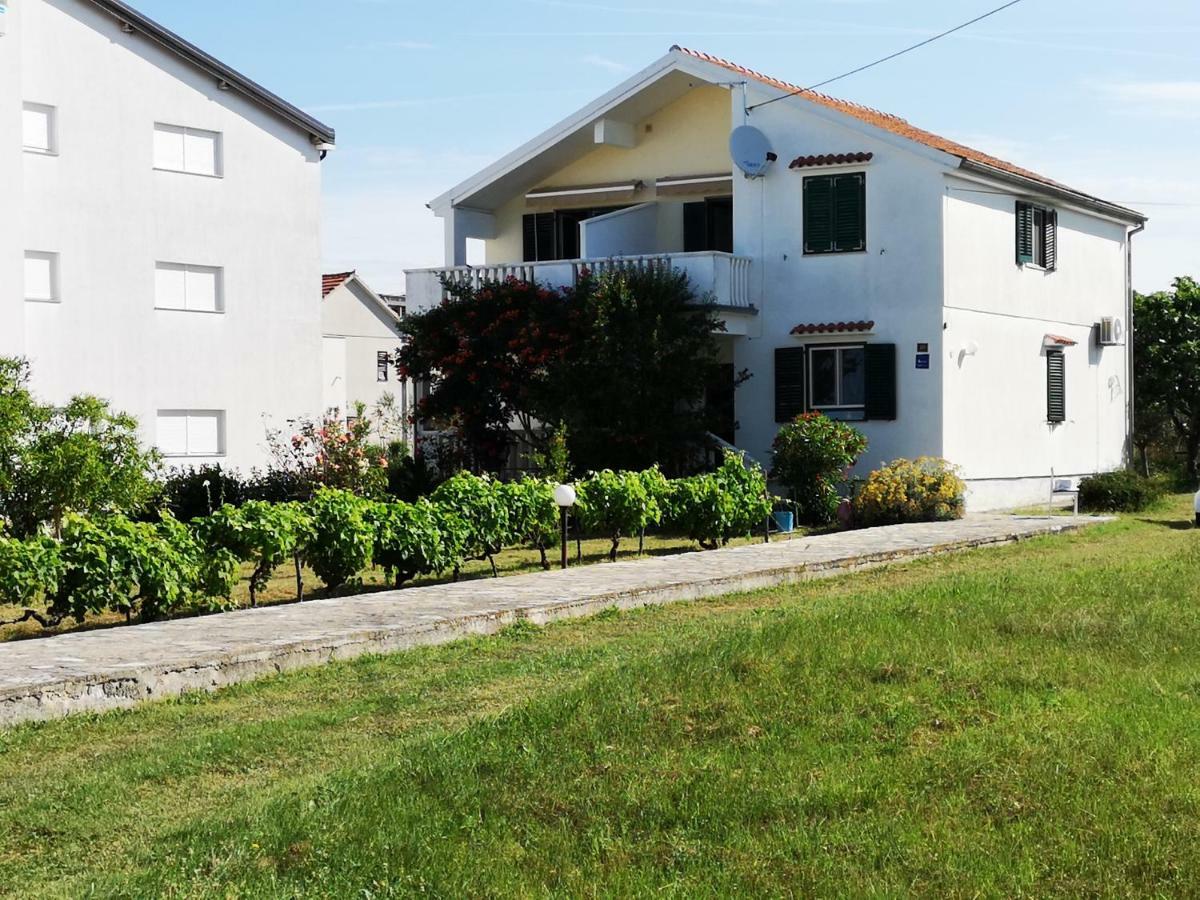 Apartmani Labud Sukosan Luaran gambar